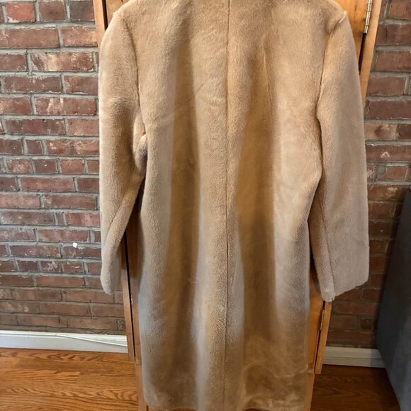 Double breasted Magaschoni faux fur camel colored midi-coat size medium. - Picture 2 of 3